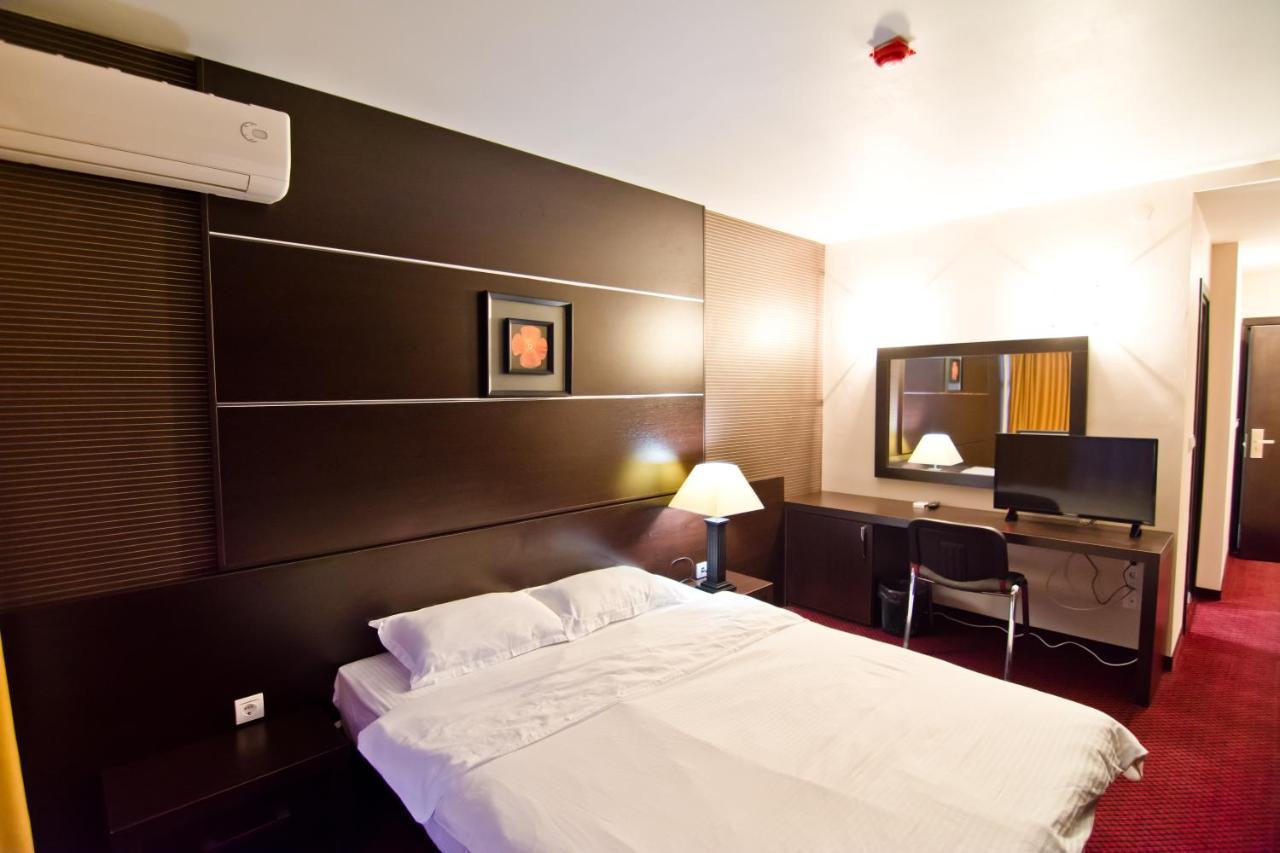 Hotel Romantika Haskovo Bagian luar foto