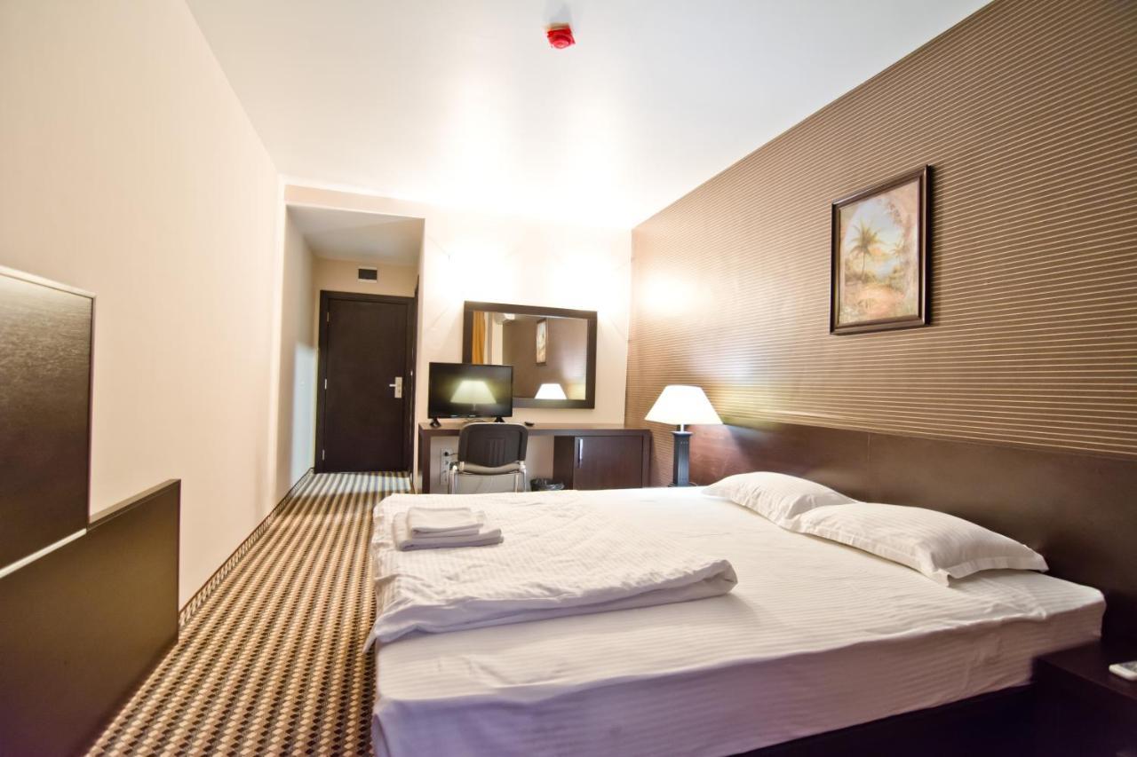 Hotel Romantika Haskovo Bagian luar foto