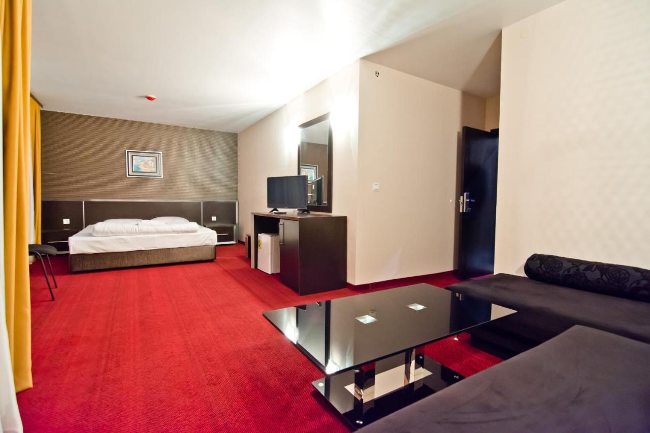 Hotel Romantika Haskovo Bagian luar foto