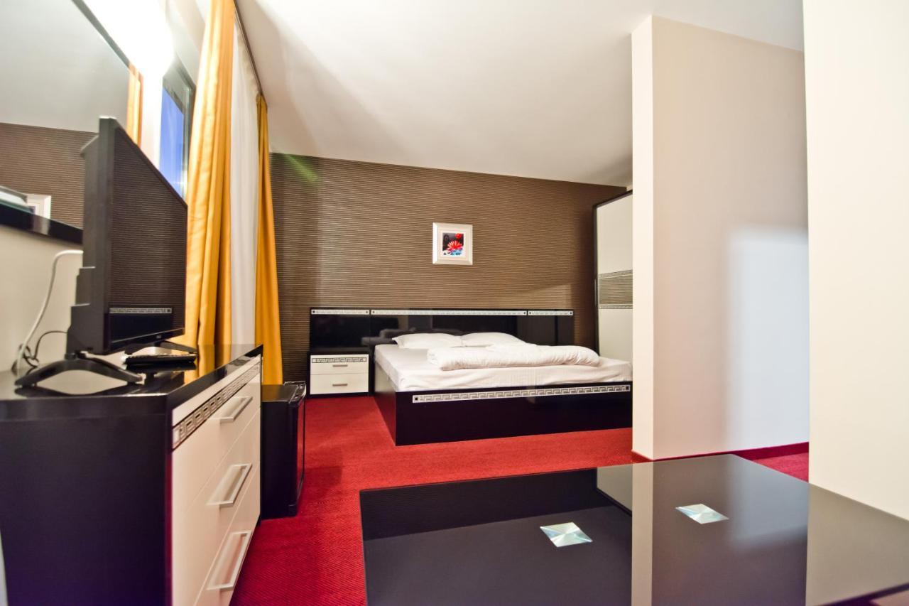 Hotel Romantika Haskovo Bagian luar foto