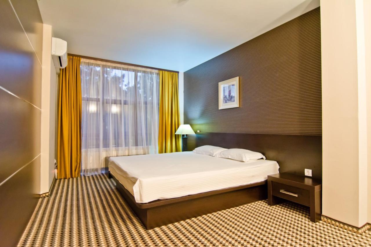 Hotel Romantika Haskovo Bagian luar foto